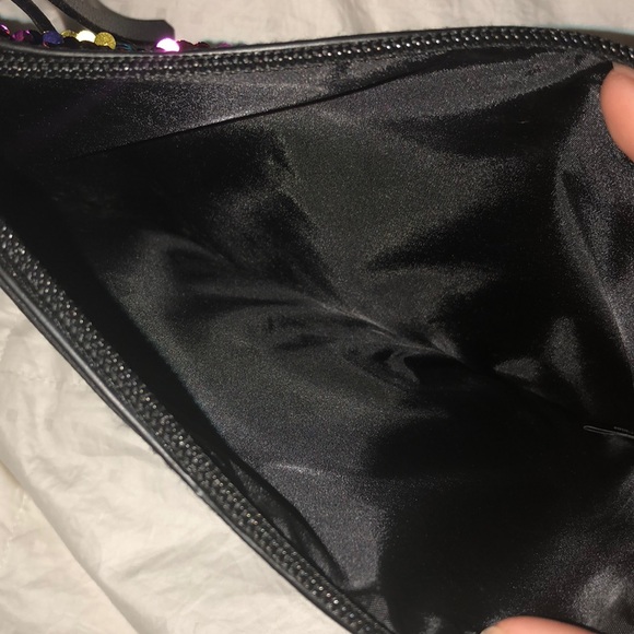 VS sequined makeup bag NWOT - Picture 4 of 4